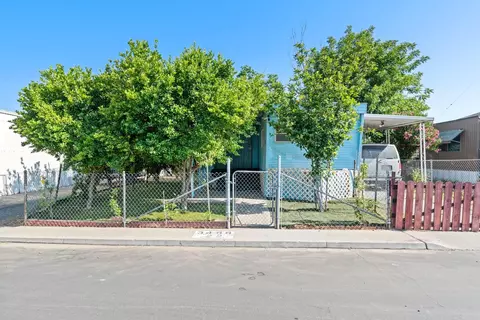 3466 W Daisy Ave, Fresno, CA 93722