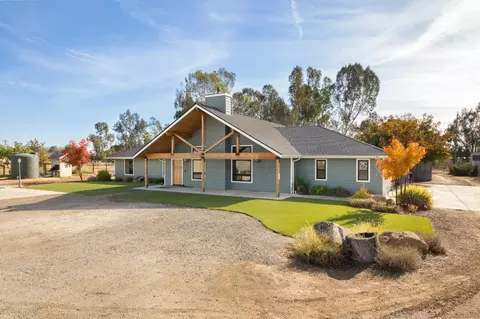 13143 E Rialto Ave, Sanger, CA 93657