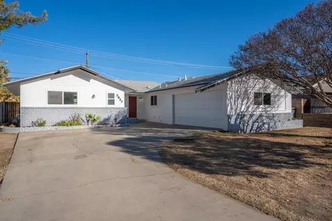 3837 E Saginaw Way, Fresno, CA 93726