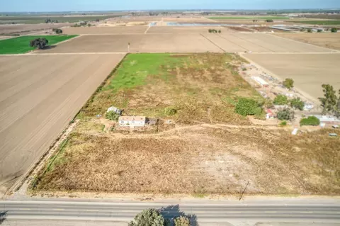 334 E Mount Whitney Ave, Laton, CA 93242 photo 1