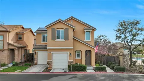 3289 Lahar Ln, Clovis, CA 93619