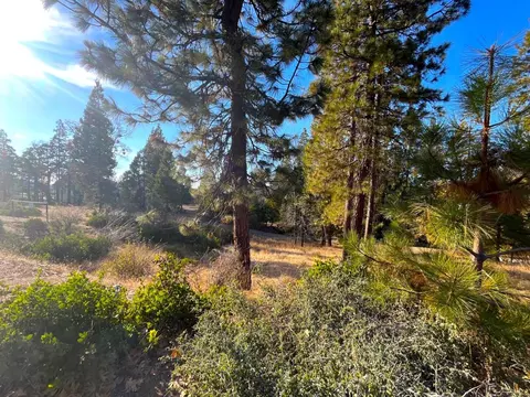 39598 Sunset Rock Ln #13, Shaver Lake, CA 93664