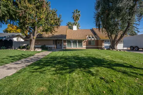 1691 S Bailey Ave, Fresno, CA 93727