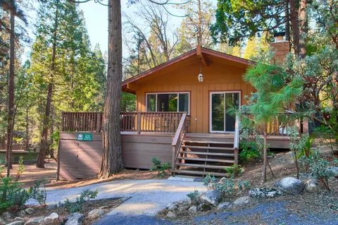 2645 English Ln, Wawona, CA 95389