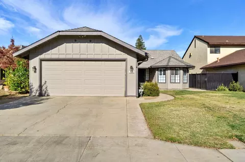 1050 E Fallbrook Ave, Fresno, CA 93720