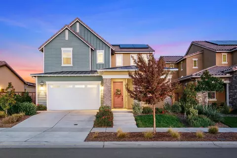 4377 Vineyard Dr, Madera, CA 93636