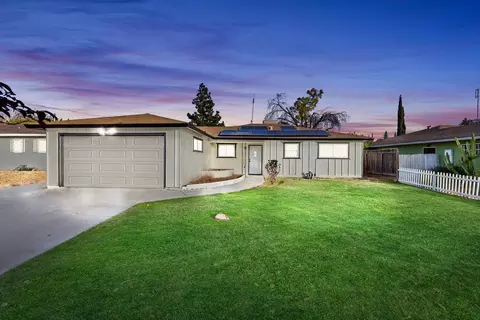 4534 N Kavanagh Ave, Fresno, CA 93705