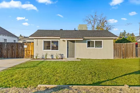 1733 4th St, Clovis, CA 93611