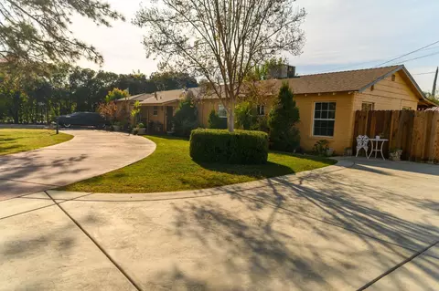 305 N Helm Ave, Fresno, CA 93727