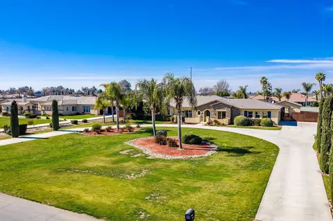 8590 Serrano Ave, Hanford, CA 93230