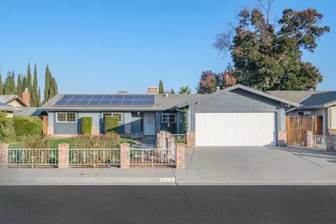 915 Fordham Ave, Clovis, CA 93611