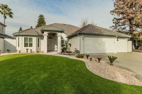 1702 W Fir Ave, Fresno, CA 93711