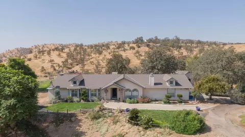 33977 George Smith Rd, Squaw Valley, CA 93675