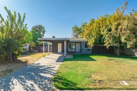 1936 N Kensington Way, Hanford, CA 93230