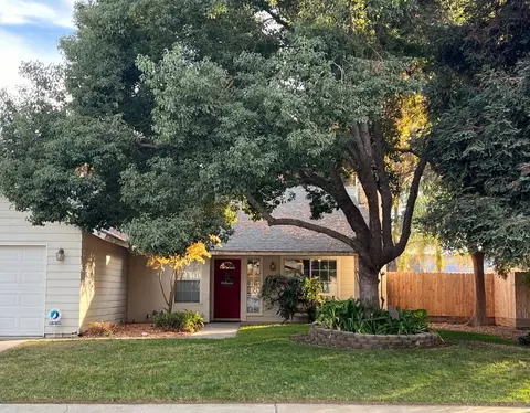 351 W Stanley Ave, Reedley, CA 93654
