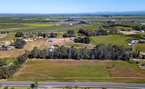 1 Hwy 145, Madera, CA 93636