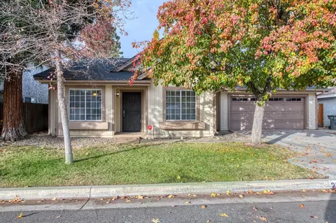 2182 E Minarets Ave, Fresno, CA 93720
