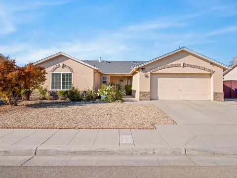 2425 N Tracy Ave, Fresno, CA 93722