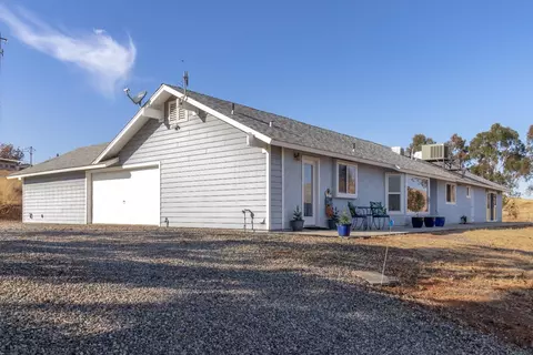 6448 E Copper Ave, Clovis, CA 93619