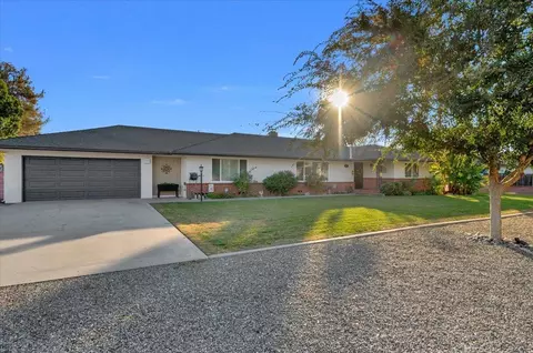 5562 E Holland Ave, Fresno, CA 93727