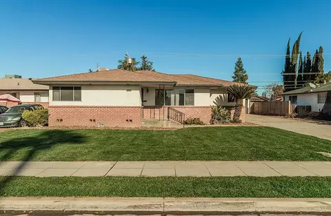4723 E Clinton Ave, Fresno, CA 93703