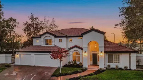 9851 N Cascade Dr, Fresno, CA 93730