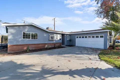 2005 N Kensington Way, Hanford, CA 93230