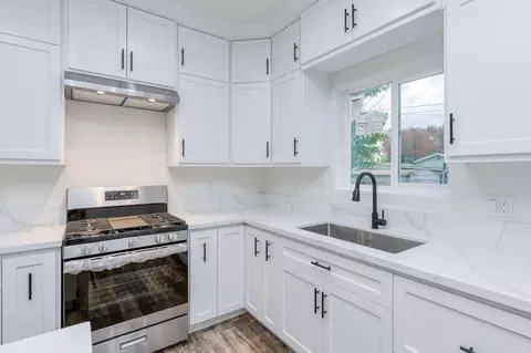 929 J St, Sanger, CA 93657