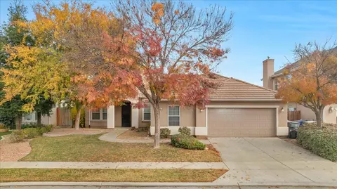 849 Megan Ave, Clovis, CA 93611