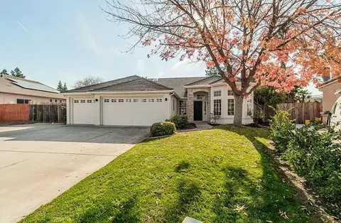 2555 E Waterford Ave, Fresno, CA 93720