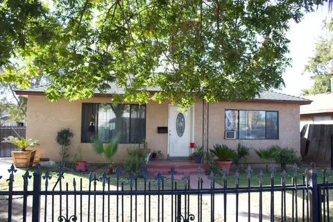 2042 E Webster Ave, Fresno, CA 93701
