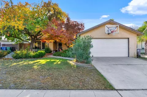 2616 Riverview Dr, Madera, CA 93637