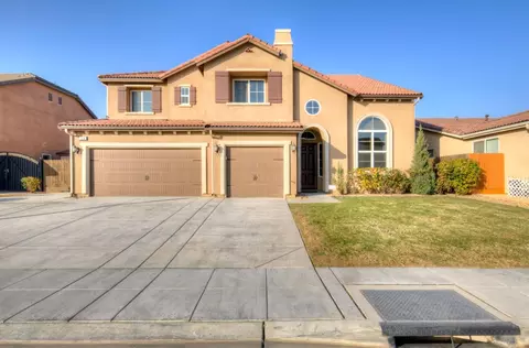 694 N Agua Dulce Ave, Clovis, CA 93619