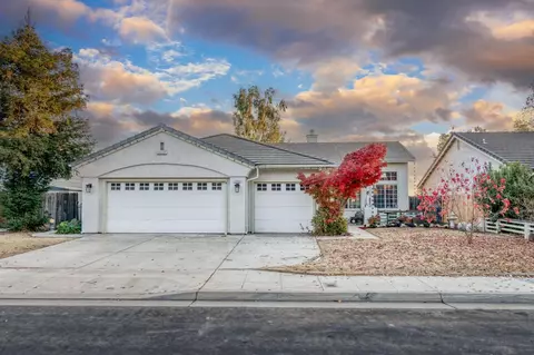 2056 Bedford Ave, Clovis, CA 93611