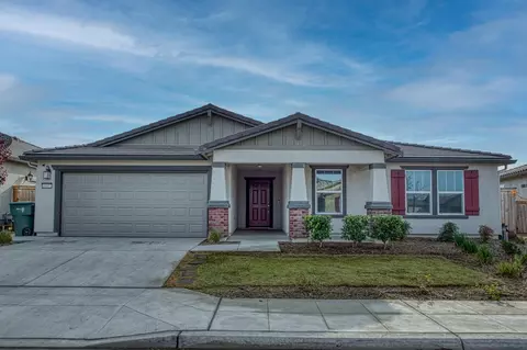 6837 E Dwight Way, Fresno, CA 93727