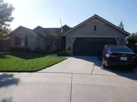 1297 Clara Ct, Fowler, CA 93625