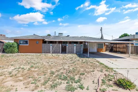 4889 E Michigan Ave, Fresno, CA 93703