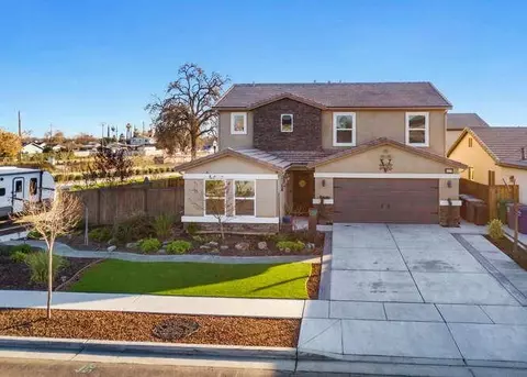 527 Virginia Ave, Sanger, CA 93657