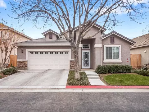668 Century Ln, Clovis, CA 93612
