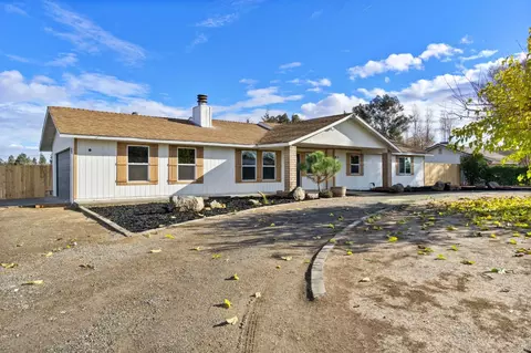 18405 Ridgedale Dr, Madera, CA 93638