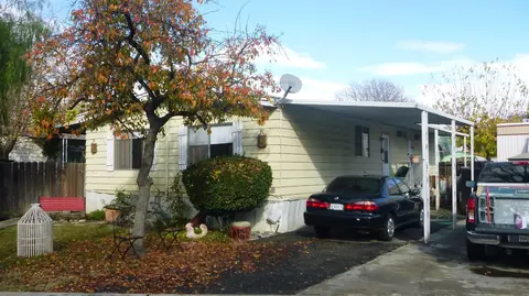 9360 N Blackstone Ave #126, Fresno, CA 93720