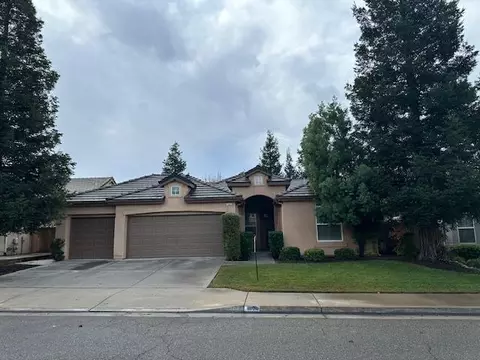 1091 E Pinehurst Ave, Fresno, CA 93730
