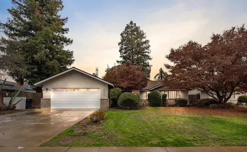 3446 Olive St, Selma, CA 93662