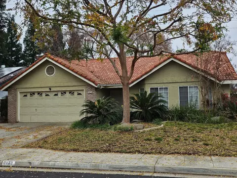 2473 Gibson Ave, Clovis, CA 93612