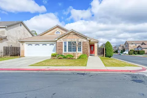 2971 Donner Ave, Clovis, CA 93611