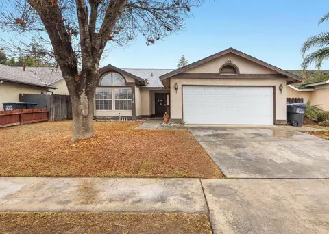 1130 N Atwood St, Visalia, CA 93291