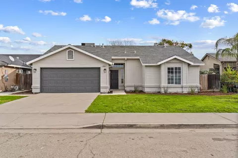 2086 Mitchell Ave, Selma, CA 93662
