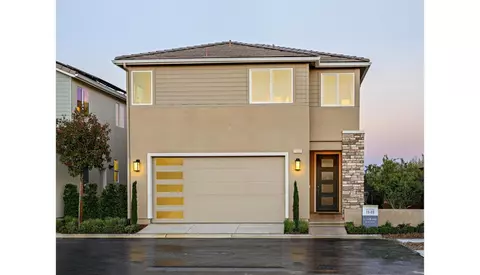 2003 N Perry Ln, Clovis, CA 93619