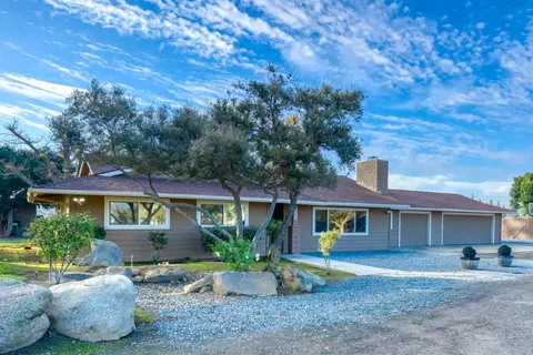 6407 N De Wolf Ave, Clovis, CA 93619 photo 1