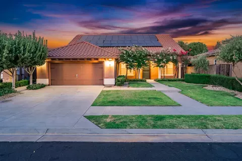 1975 N North Pamela Ave, Clovis, CA 93619
